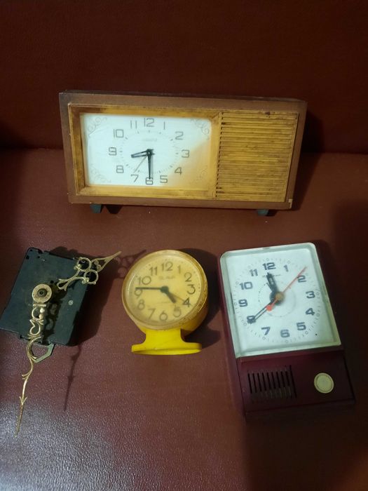 Часы           СССР