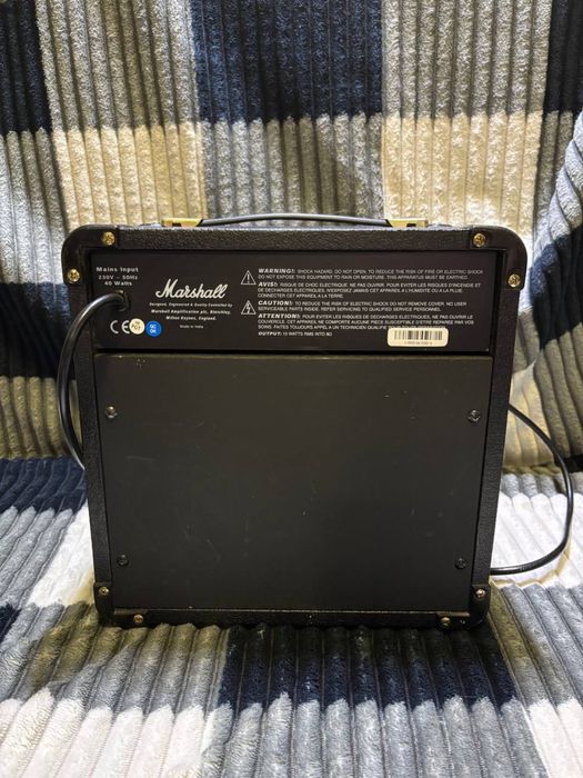 гитарный комбоусилитель Marshall MG10CD