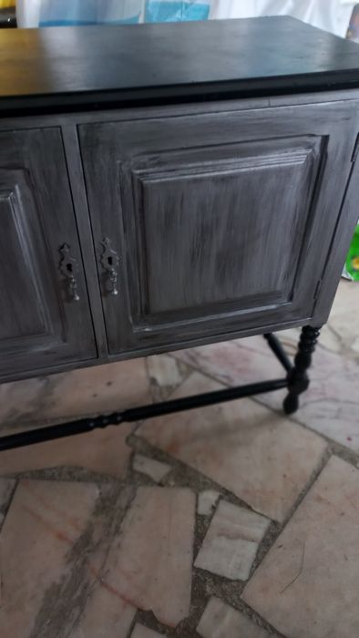 Móvel antigo recuperado