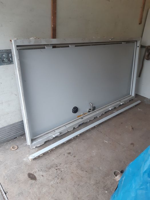 Drzwi pancerne do sejfu schronu