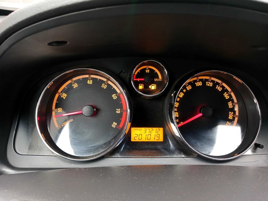 Продаю Opel Antara