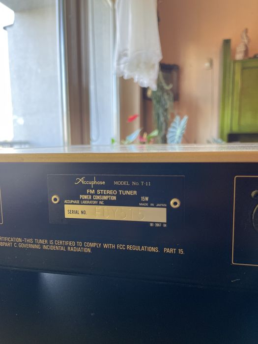 Accuphase fin stereo turner model T-11