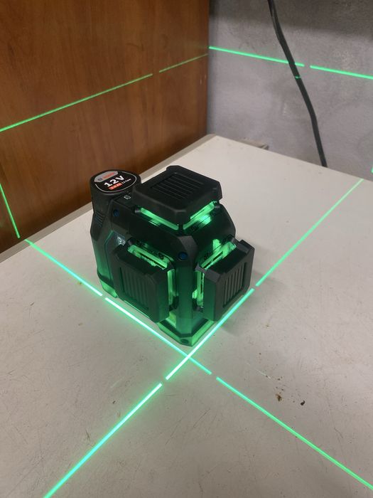 Laser krzyzowy bosch GLL12V-100-33CG zielony oryginalny