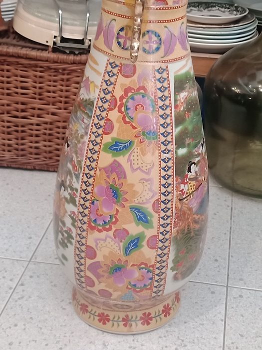 jarrão oval chinês com 61 cm de altura