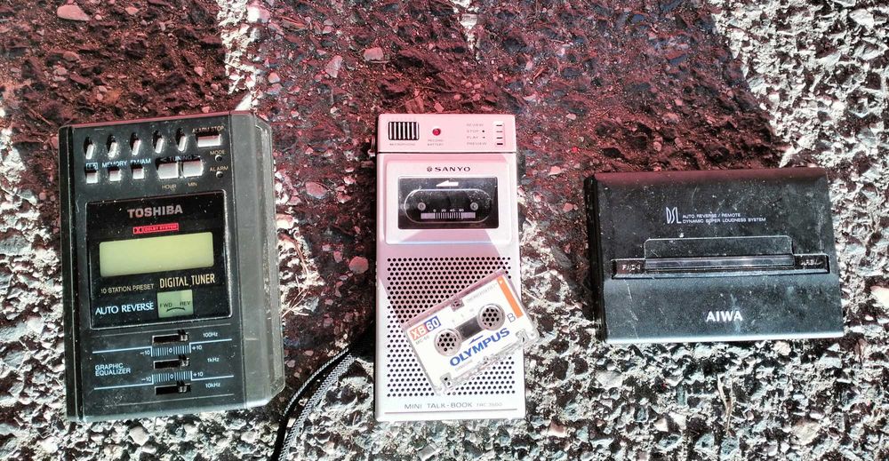 4 Gravadores áudio e 3 rádios (vintage) por 85 Euro