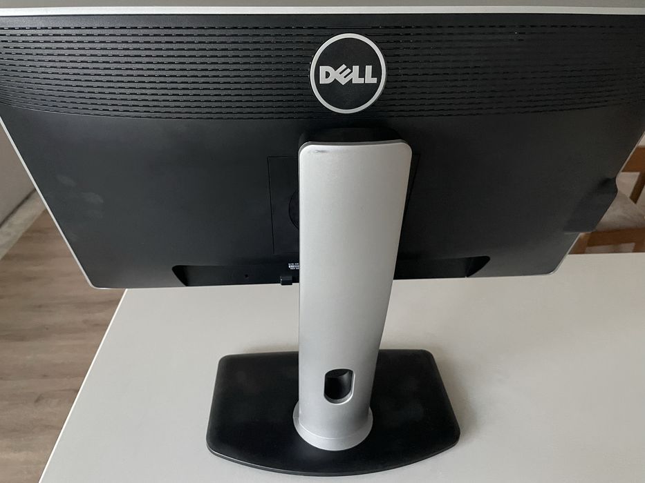 Monitor Dell UltraSharp 23” IPS Full HD (U2312HM)
