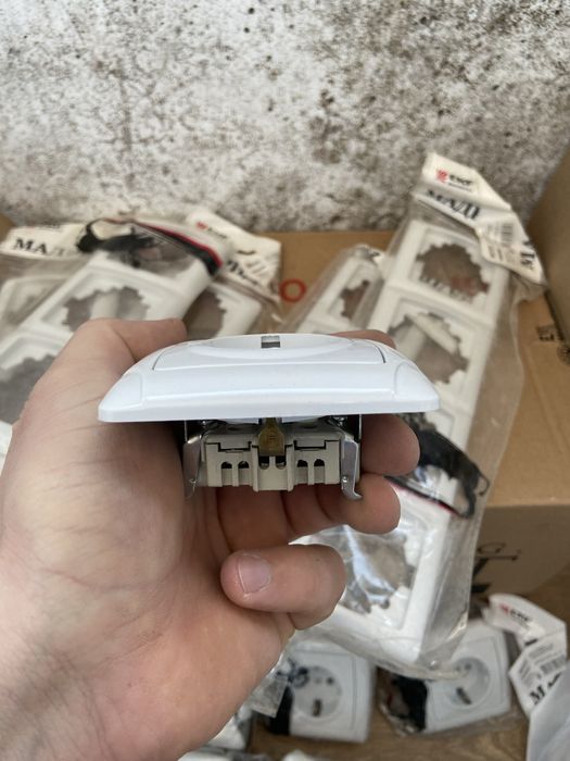 Розетки 220v/ТВ/интернет