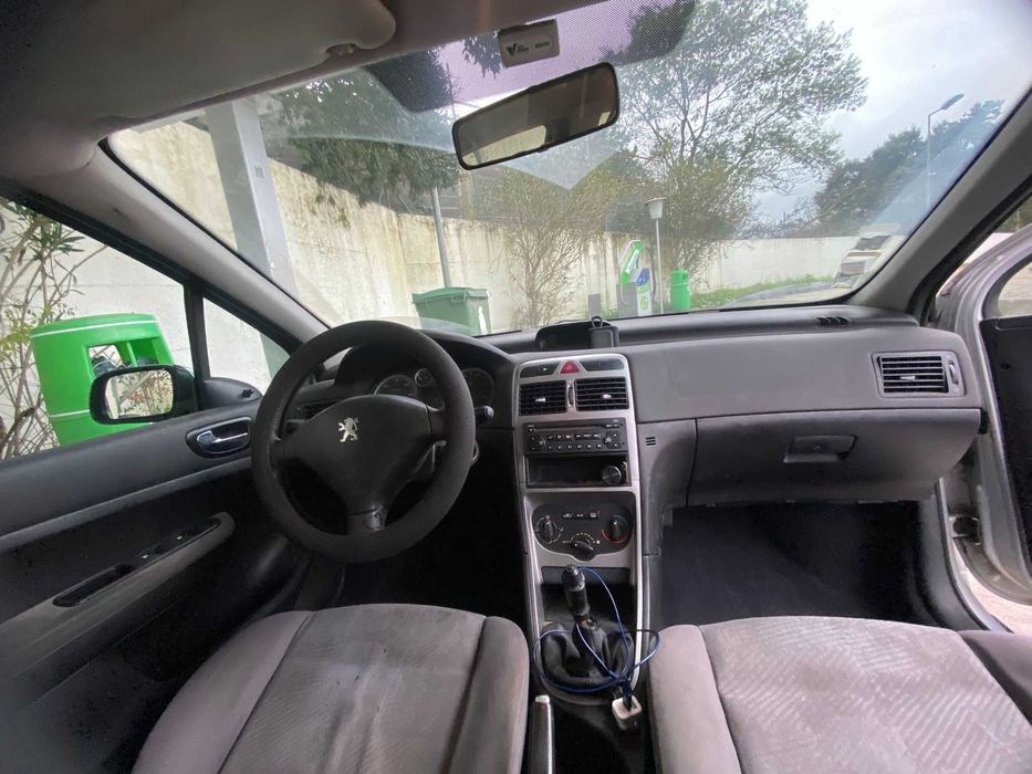 peogeot comercial 2003