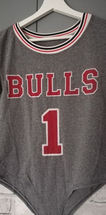 Body szare z nadrukiem