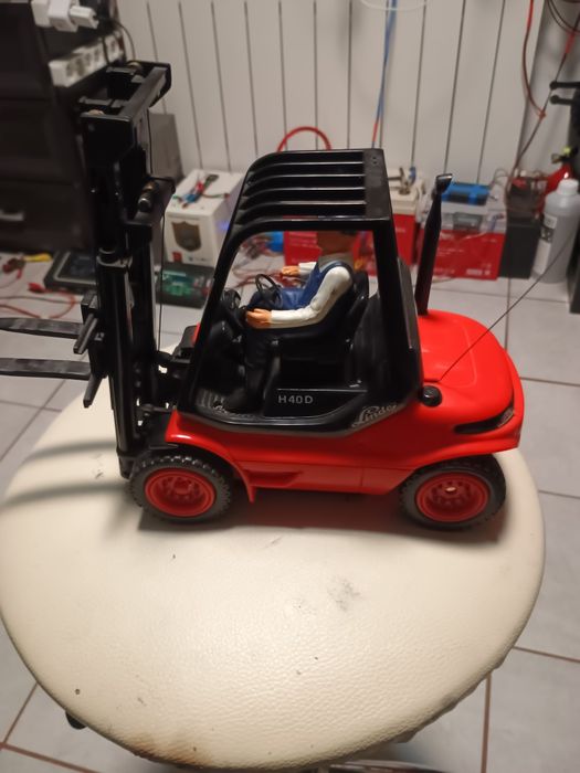 Zdalnie sterowany wózek widłowy dickie RC