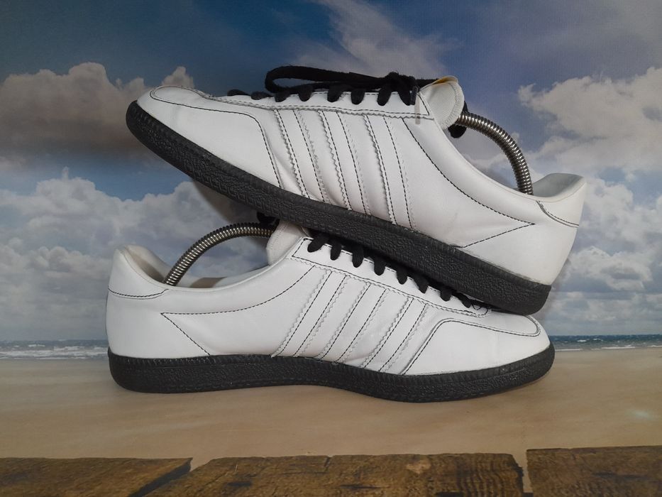Adidas Universal оригінал чоловічі шкіряні кросівки 27 см.
