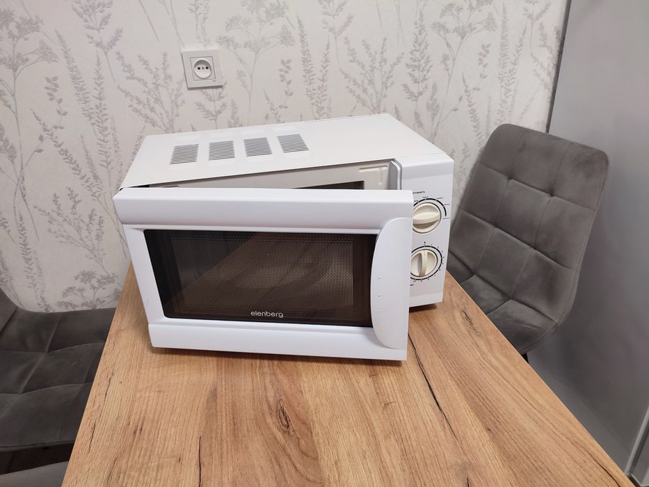 Мікрохвильова піч elenberg