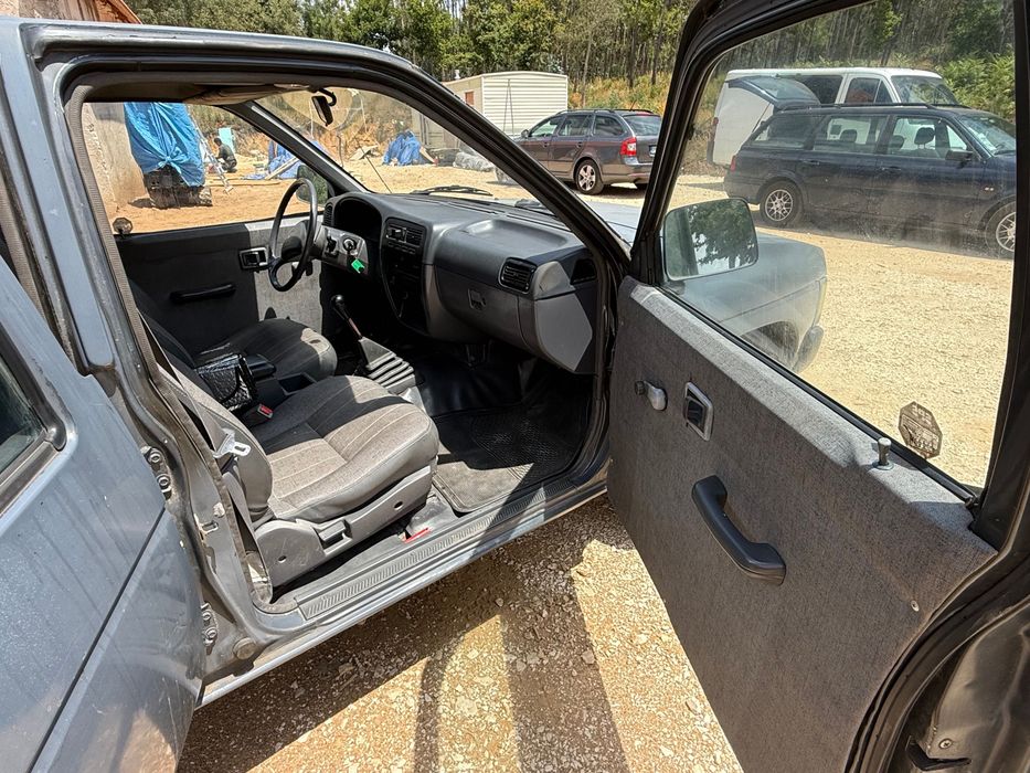 NISSAN Pickup D21 2.5 Diesel/Gasoleo 1994 2x4 Inspeção válida até 03.2027
