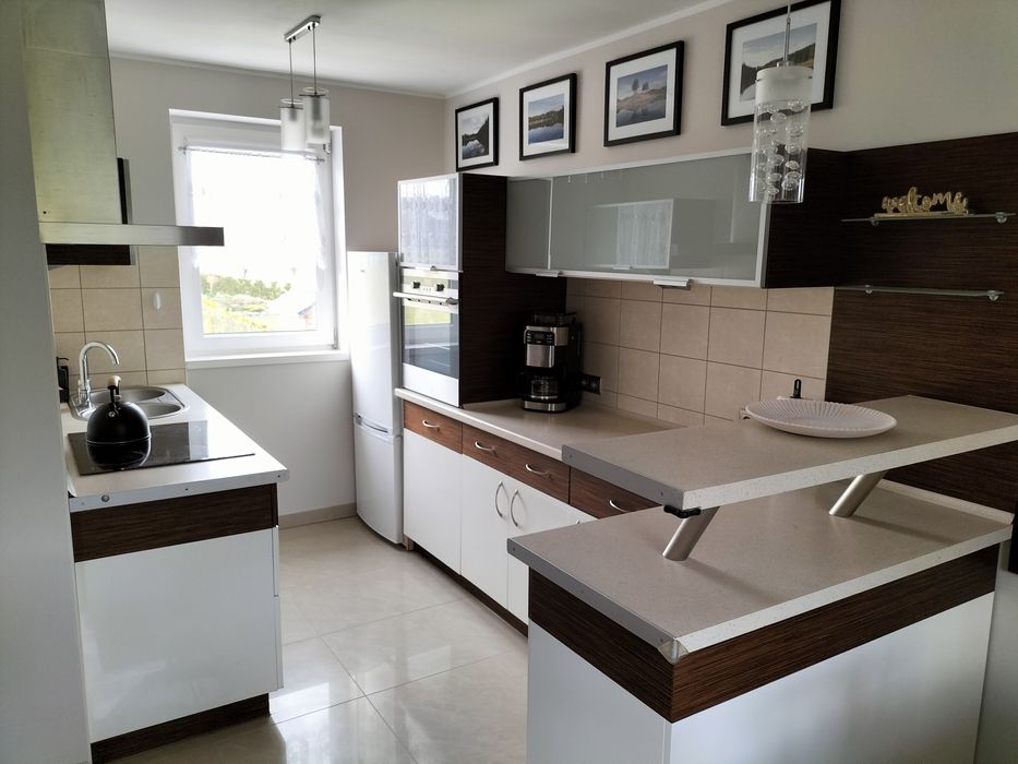 "Dom przy brzegu" w Nadolu nad jeziorem Żarnowieckim.