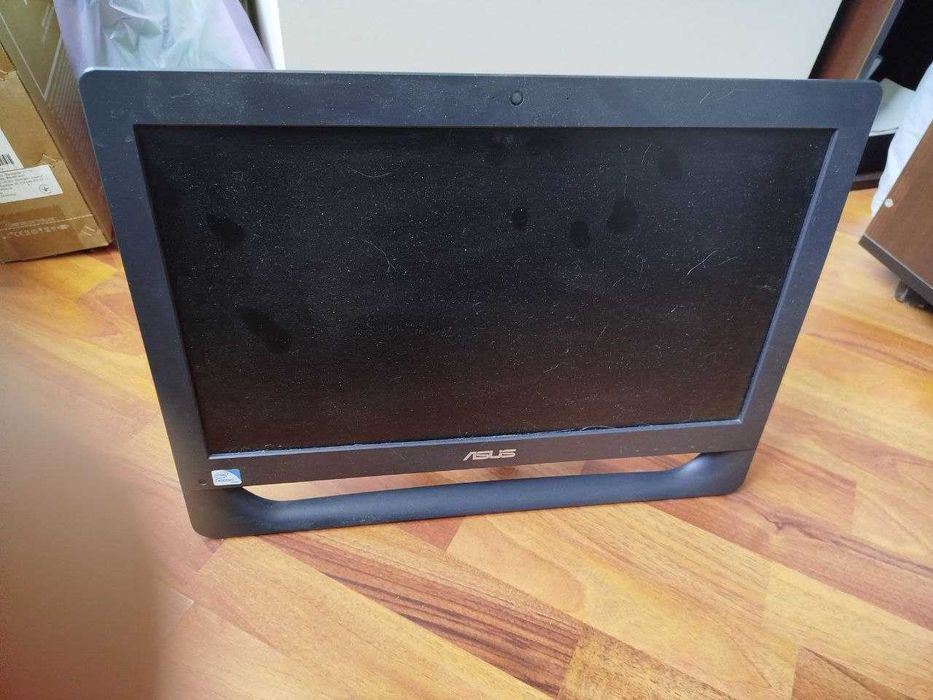 Монитор Asus all in one с подставкой для клавиатуры