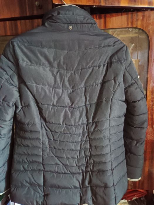 Продам куртку женскую 48р
