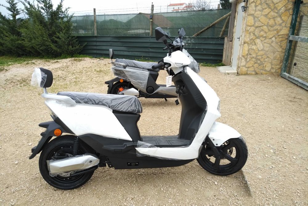 Luyuan MKK Pro Max 72V45Ah | 5200W | 150Km | 80Km/h | C/ Matrícula