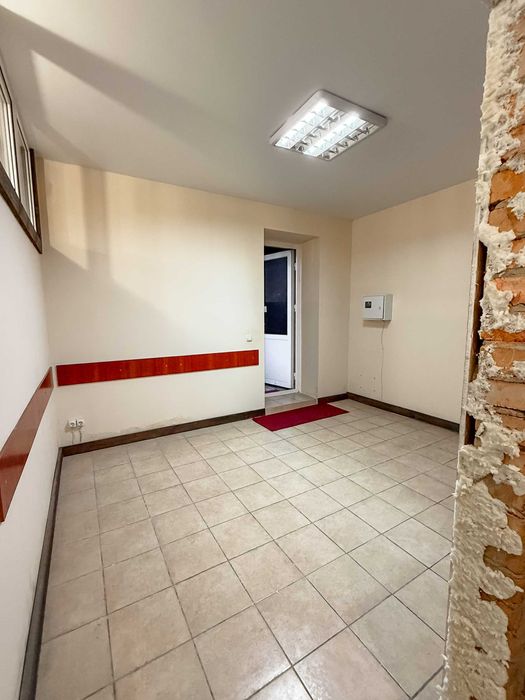 Комерція Буча великий цоколь ЖК "Паркова Оселя" поряд Бучанський Парк