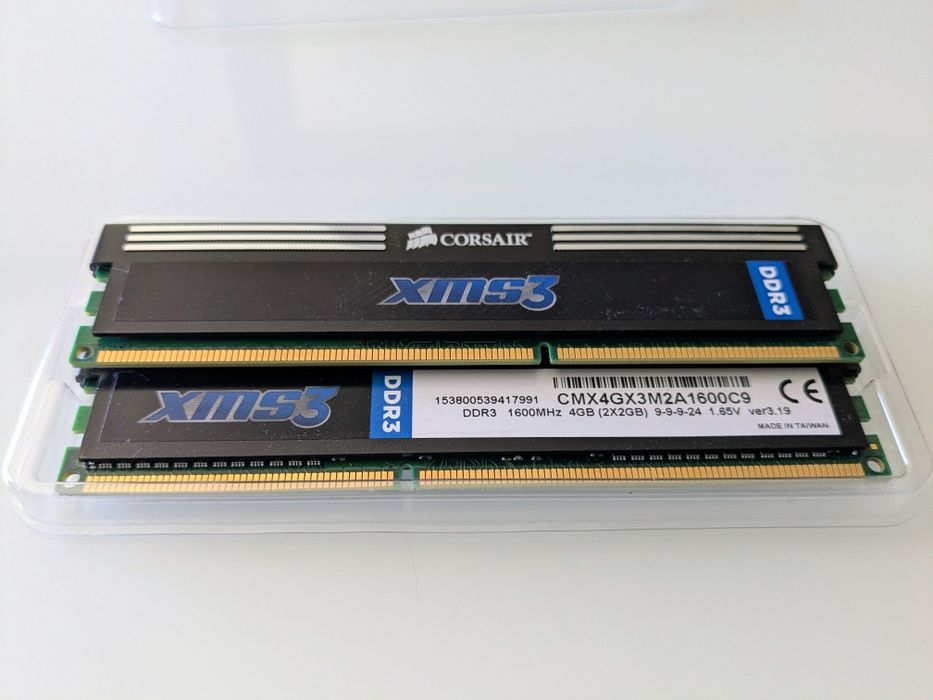 Kit Memória RAM Corsair XMS3 DDR3 4GB (2x2GB) 1600MHz