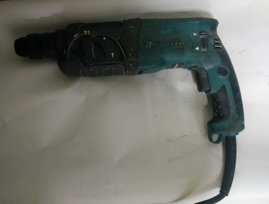 Перфоратор Makita HR2470