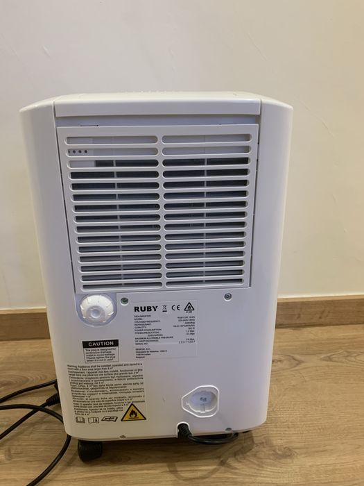 80€ Desumificador Ruby 16L com 1 ano, filtro limpo e tenho 2 em stock.
