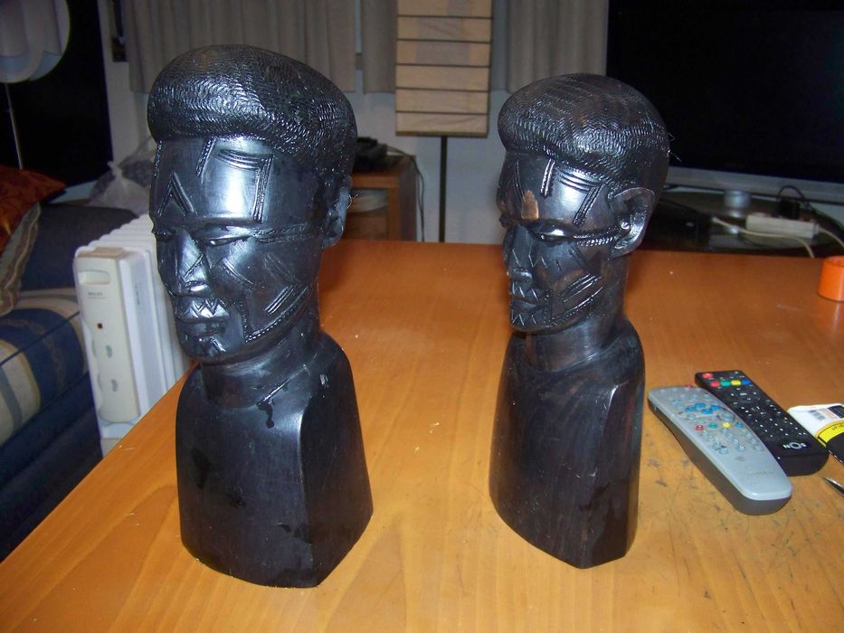 esculturas africanas em pau preto