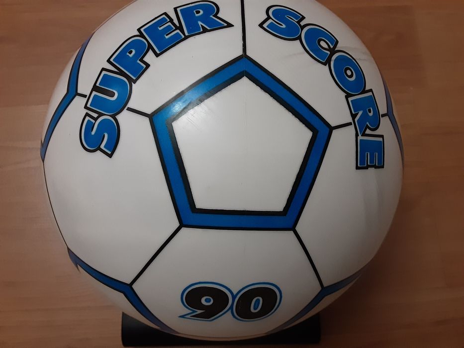 Мяч фирмы Super Score.