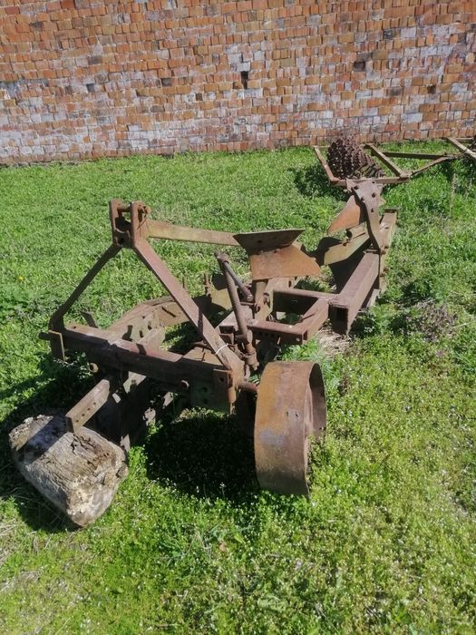 Продам плуг плн-3.35