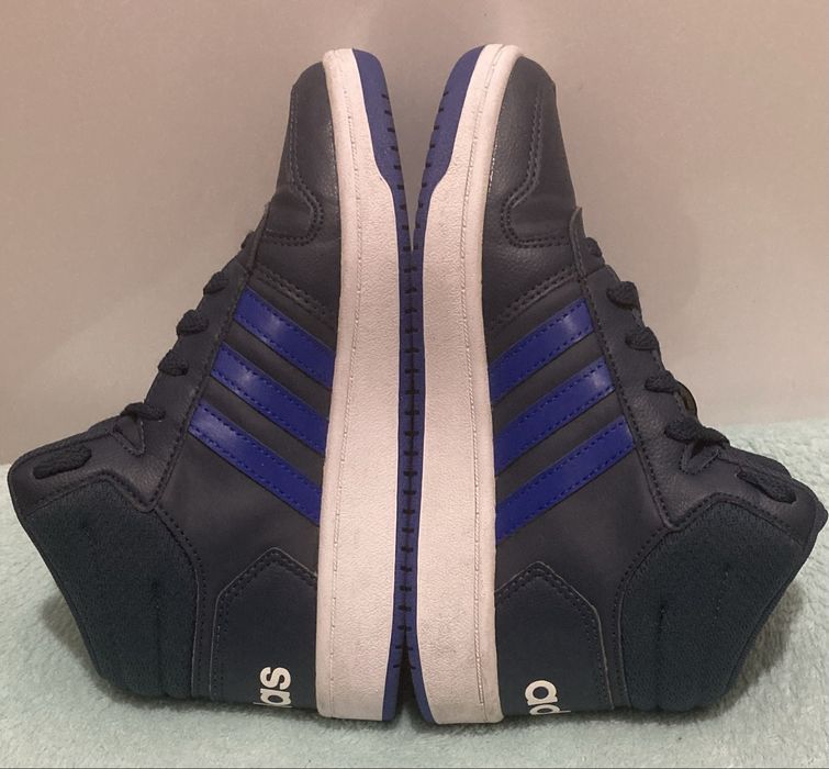 Дитячі кросівки Adidas Hoops 2.0 кеди. Розмір 35.5 (22.5 см)