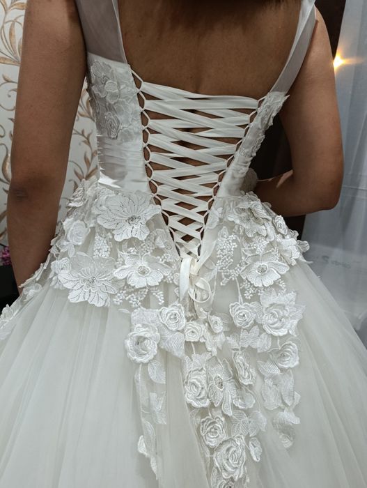 Продам свадебное платье новое