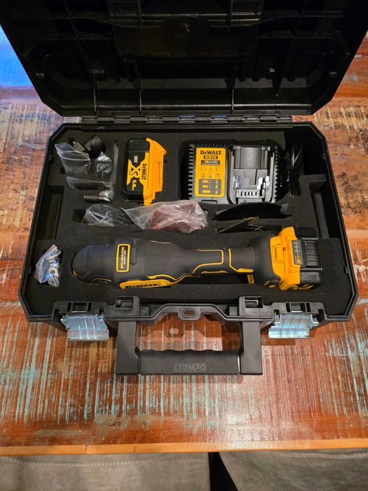 Multitool DeWalt DCS356P2 - walizka, 2x bateria 5Ah, ładowarka, akcesoria, ostrza