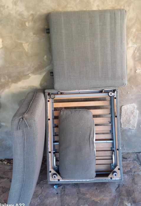 Sofá-cama de 1 lugar Tibbleby Preço IKEA  429€
Vendo por 100 Euros