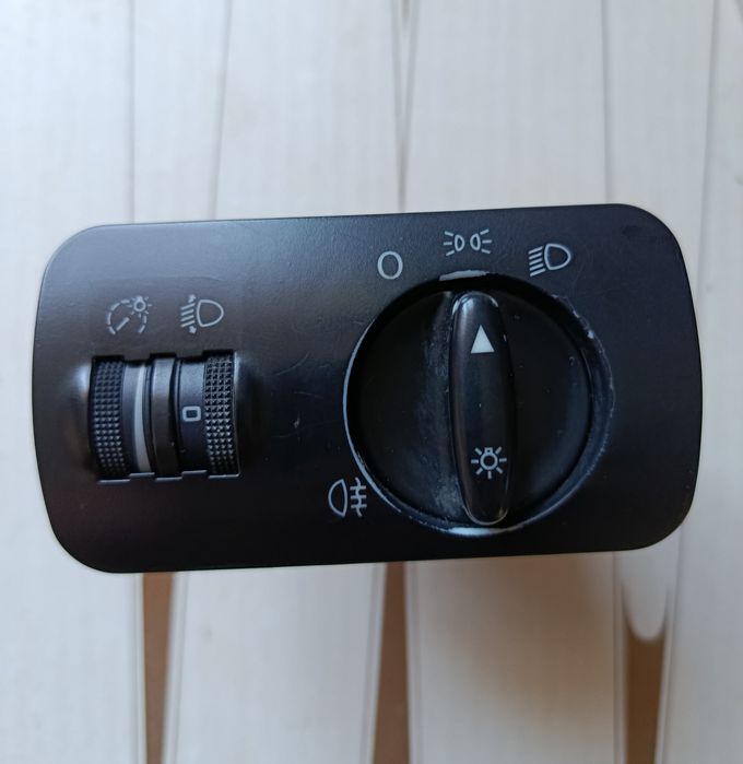 Перемикач світла Audi A3 8L