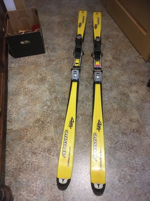 Narty zjazdowe Atomic 170 z wiązaniami marki Marker