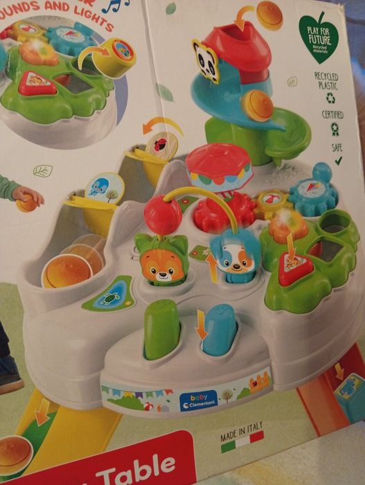 Mesa de atividades infantil