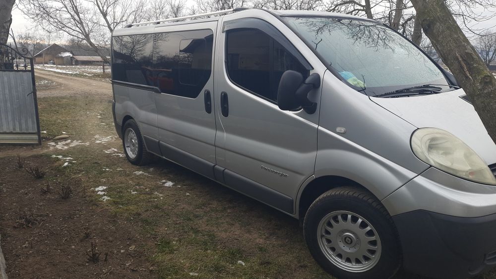 Renault  Trafic  Passenger