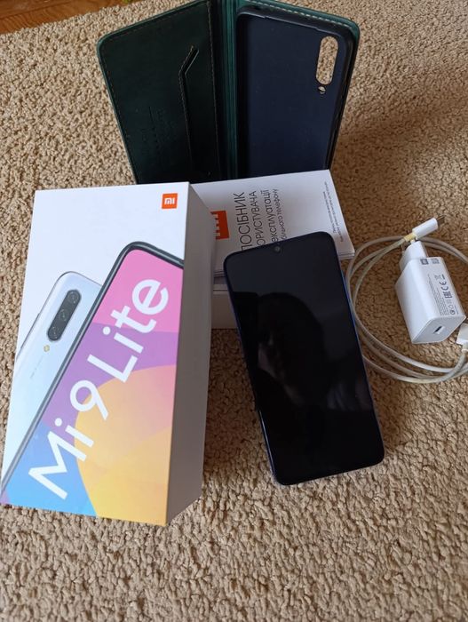 Телефон мобільний Ксіомі Мі 9 Lite Б/У (використаний)