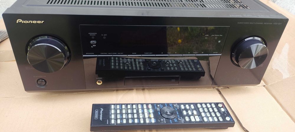 Pioneer VSX-921-K to 7.1-kanałowy amplituner kina domowego o mocy 150 W