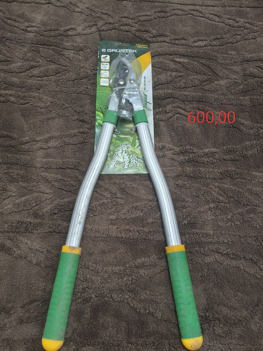 Садовий інвентар.Гілкоріз полегшений.