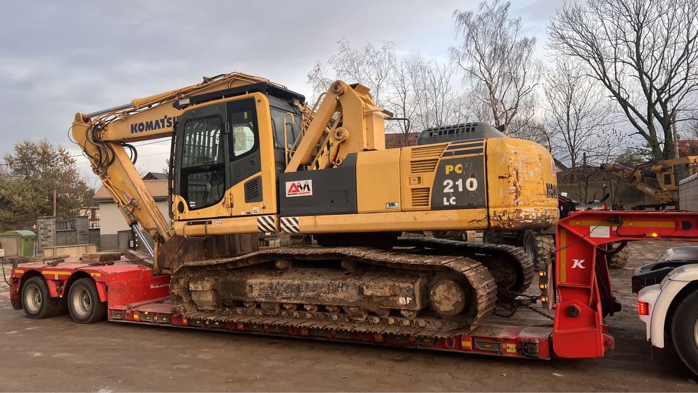 Koparka Komatsu 210 podnoszona kabina