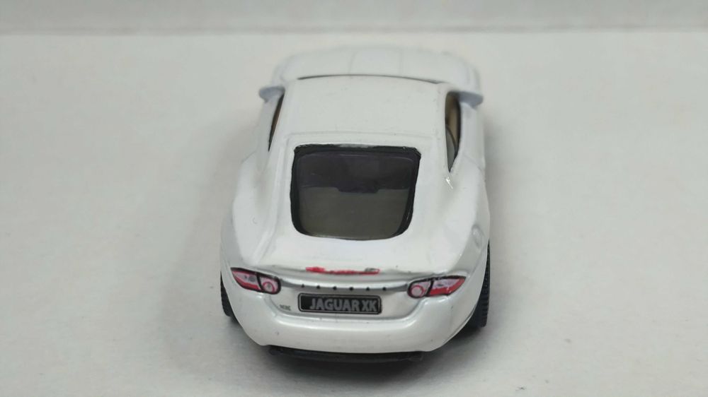Машинка Jaguar XK-2006 Matchbox