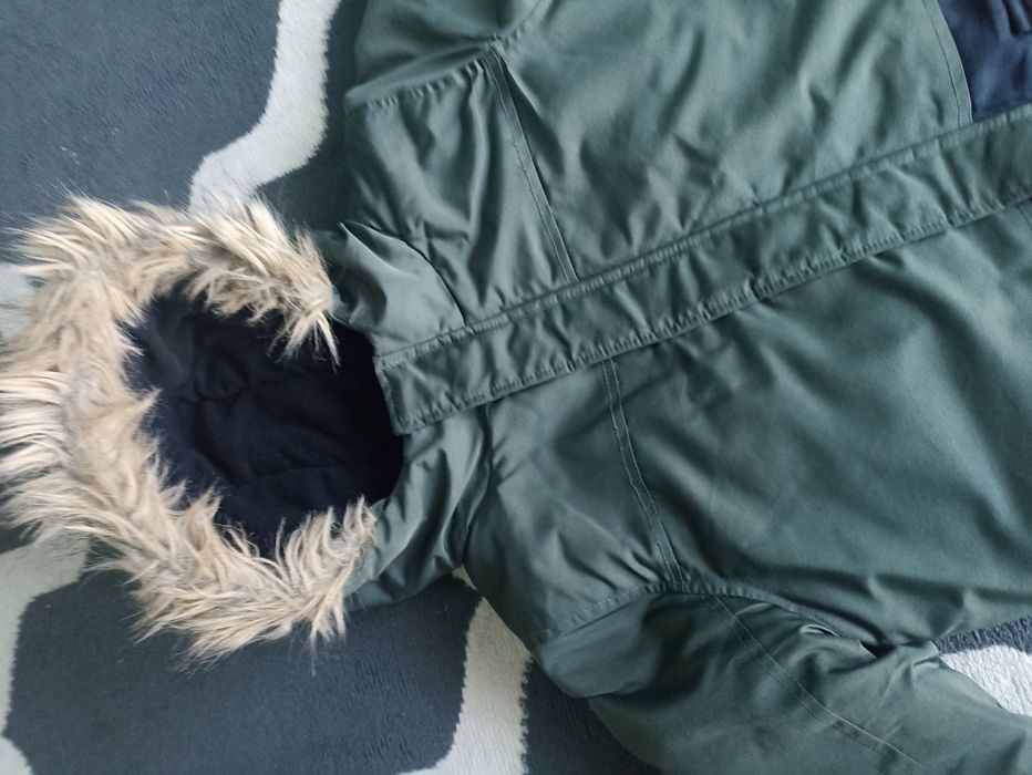 Kurtka zimowa r 158. Dla chłopca 

Bardzo ciepła na polarze w środku.