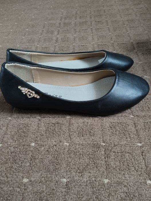 Продам взуття !!!