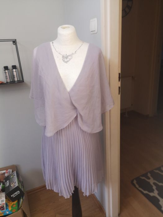 Przepiękna, delikatna sukienka Asos xs.