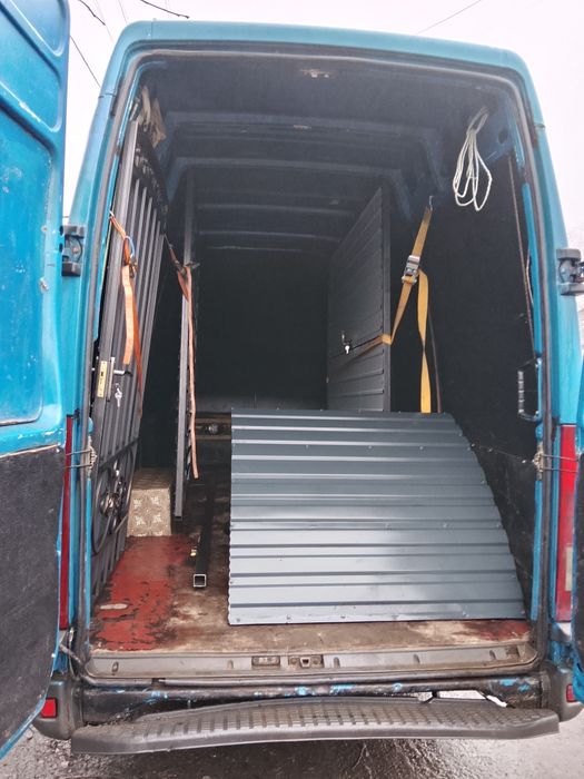 Перевезення з вантажниками і без