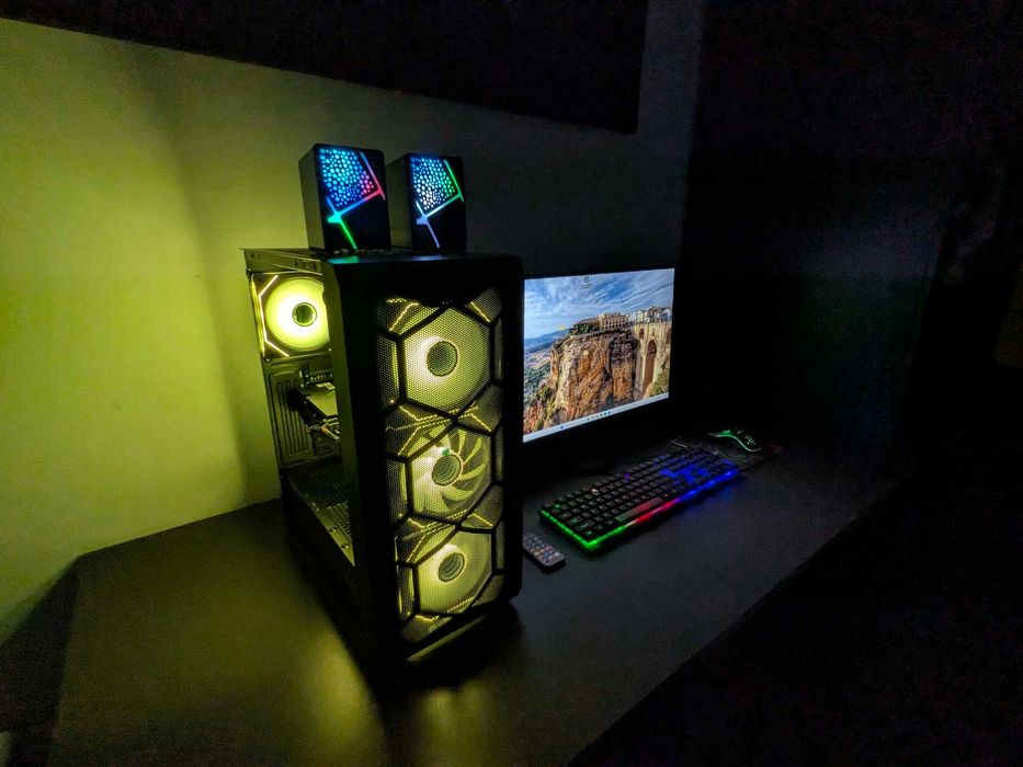 Komputer monitor gamingowy GTX 1660 Super SSD klawiatura LED GWARANCJA