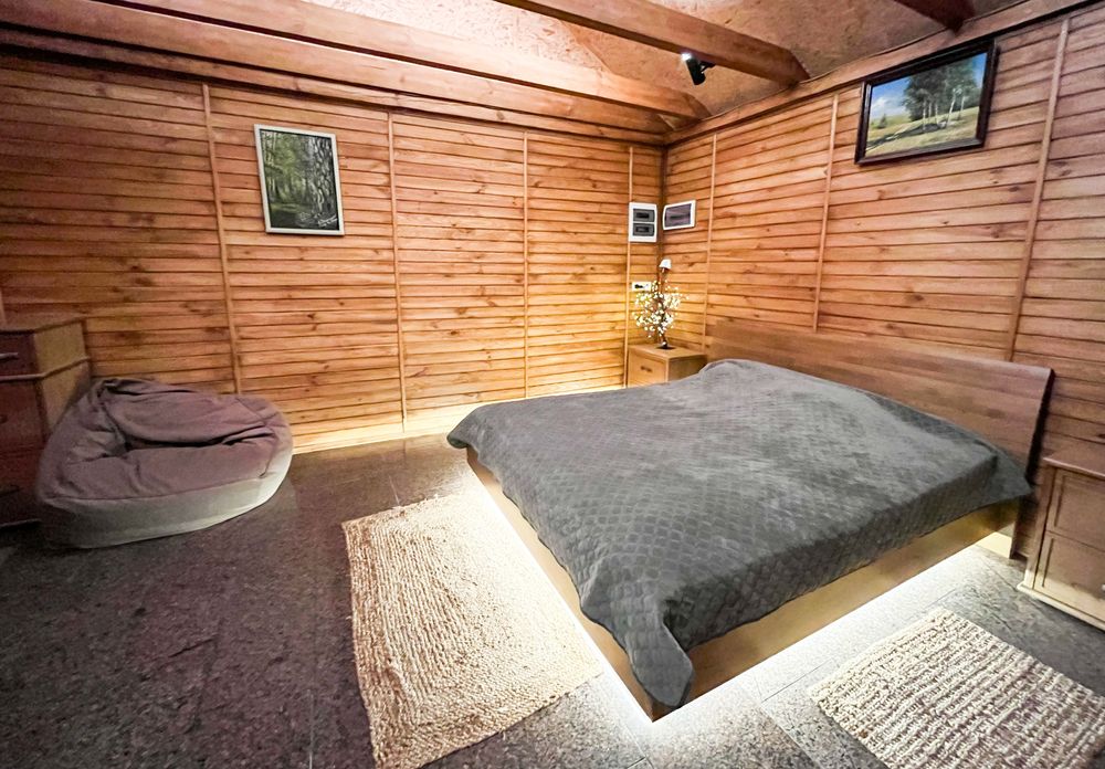 Здається будинок