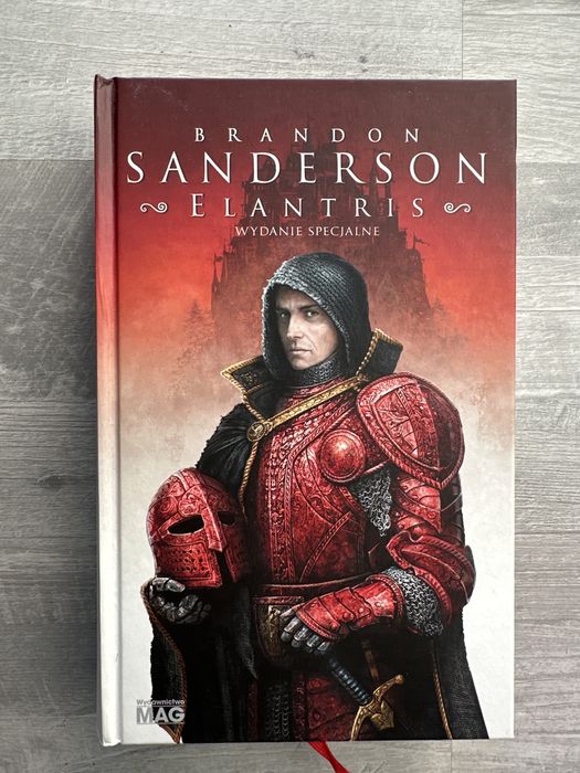 Elantris - Brandon Sanderson