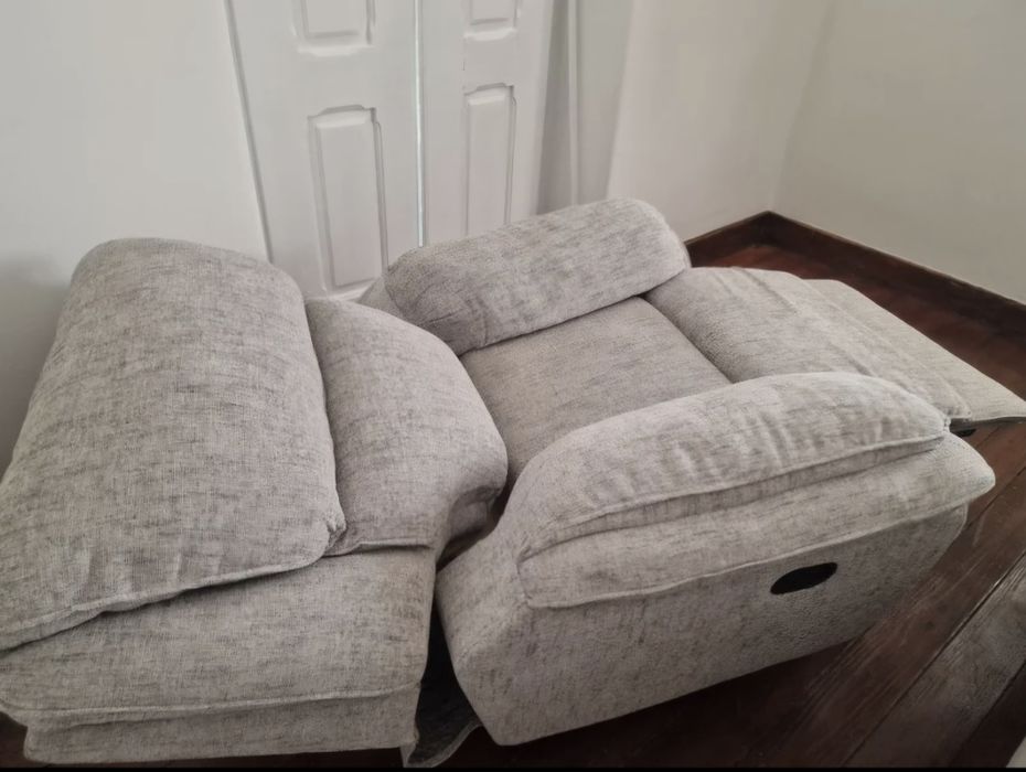 Poltrona reclinável cinza