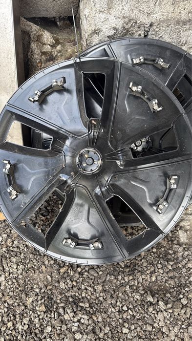 Tampões (capas Aero) das jantes de 18” do Tesla Model 3